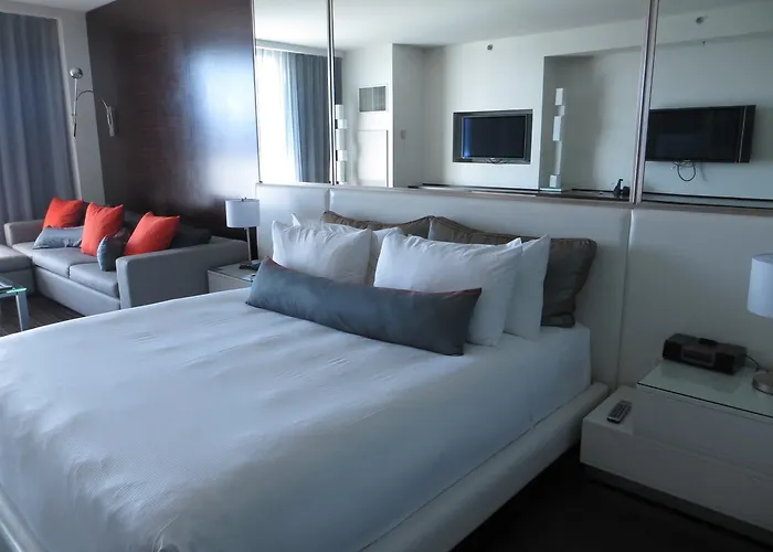 Palms Place And SpaSpa Hotel